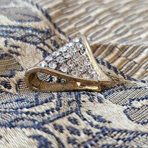 Folded Cluster gems pendant topaz